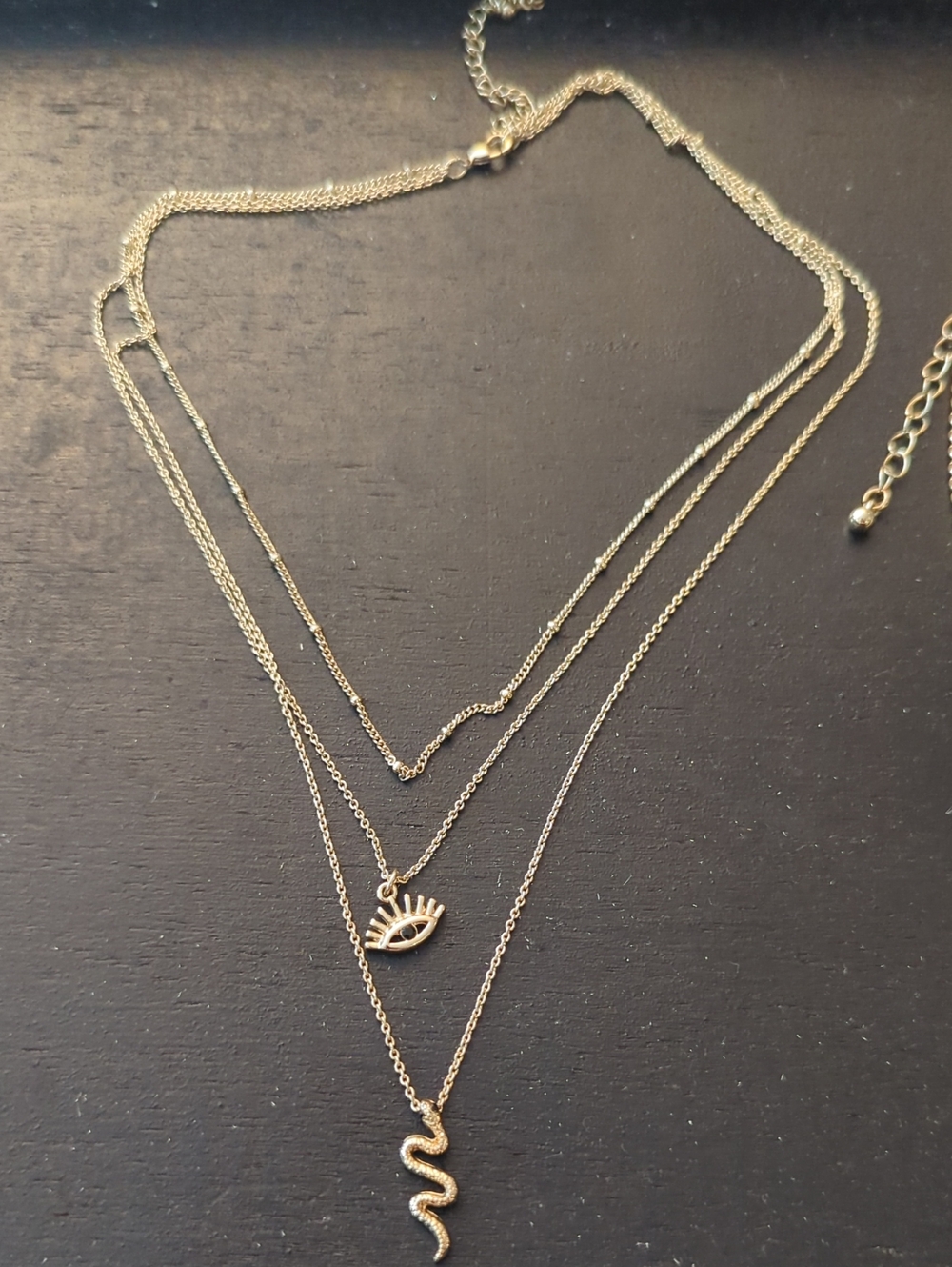 Lot Of Two Goldtone Layering Necklaces - Picture 7 of 7